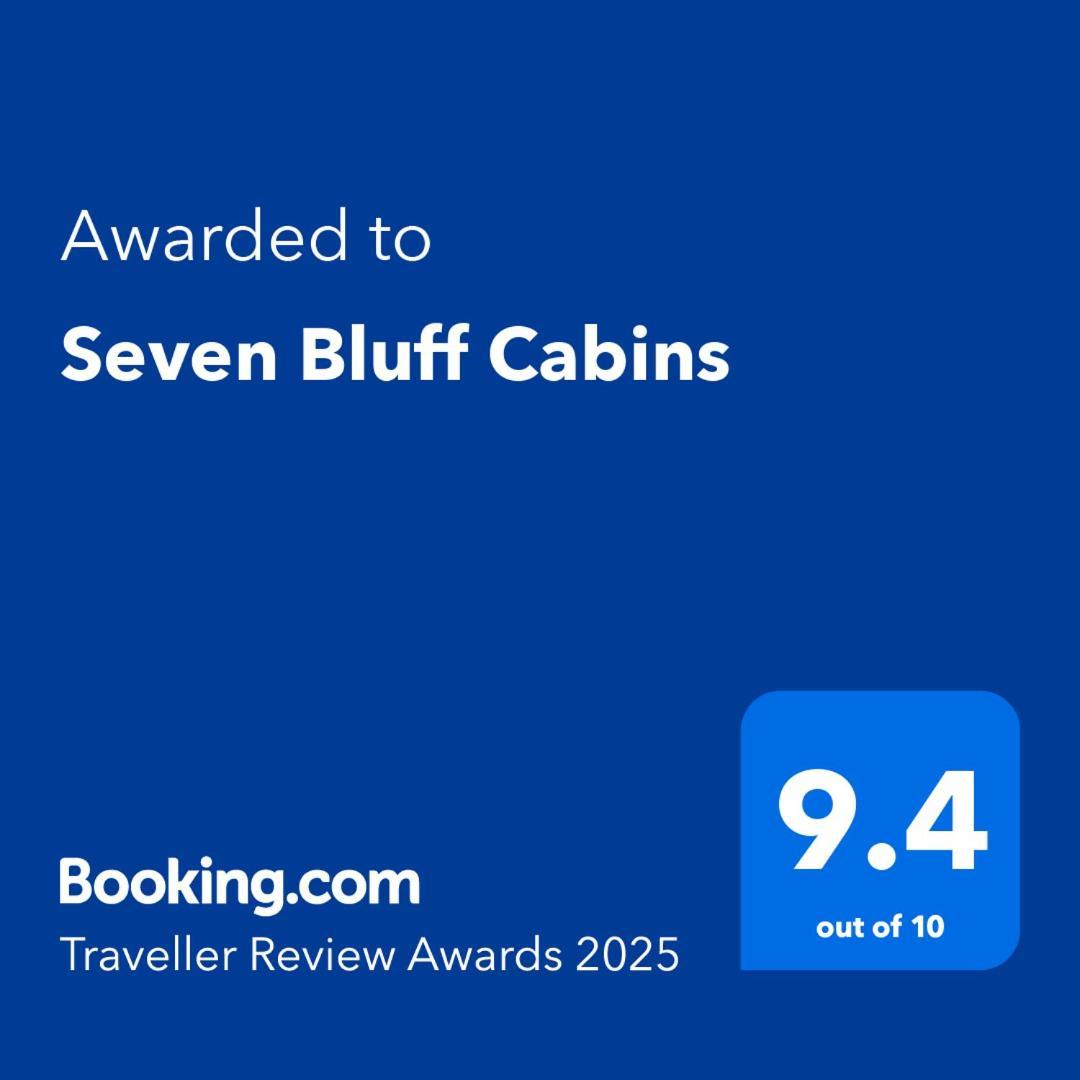Seven Bluff Cabins Concan Exteriör bild